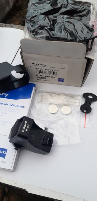 Red dot Zeiss Victory compact point cu prindere MAK Blaser