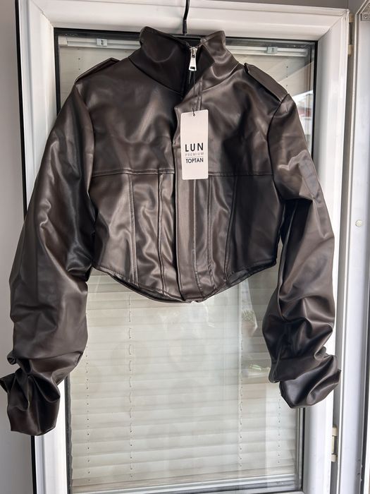 Дамско кожено яке