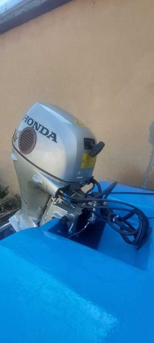 Barca fibra cu motor si peridoc