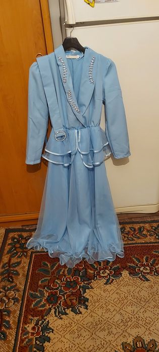 Вечерние платья.