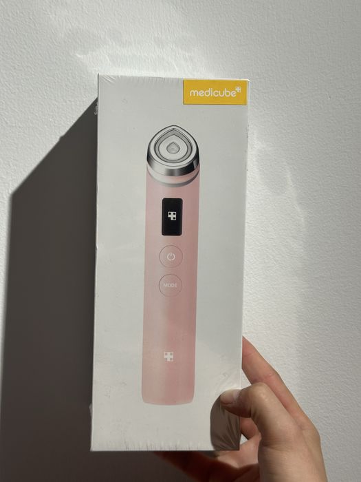 Medicube микротоковый массажер