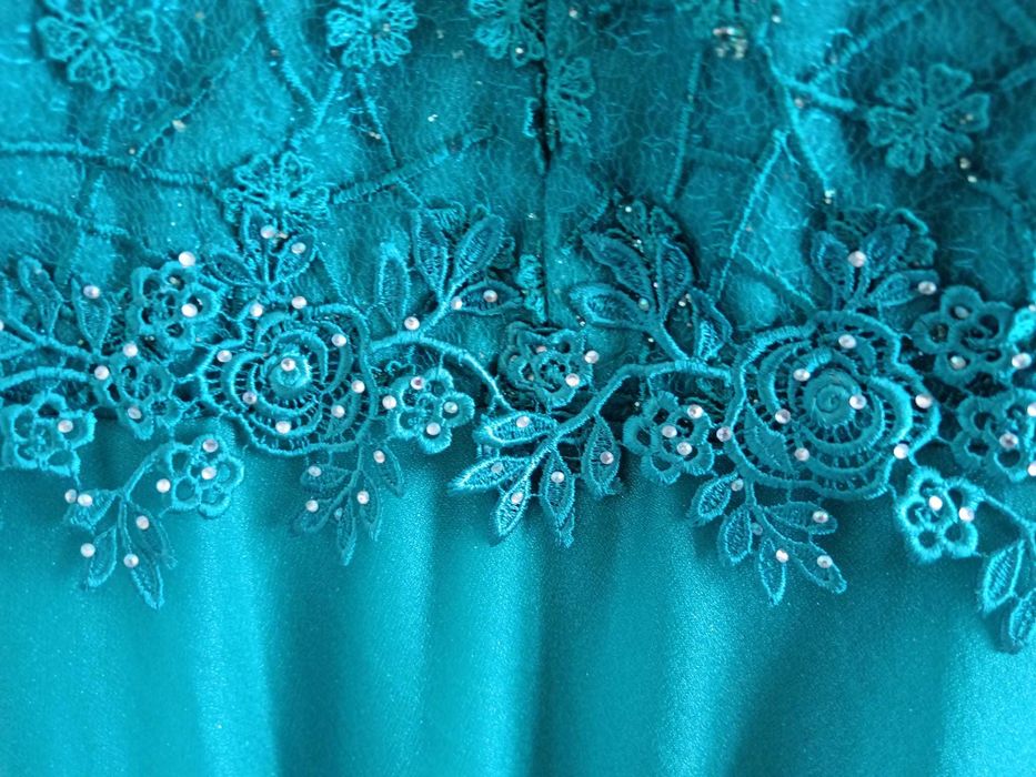 Vând Rochie lungă elegantă