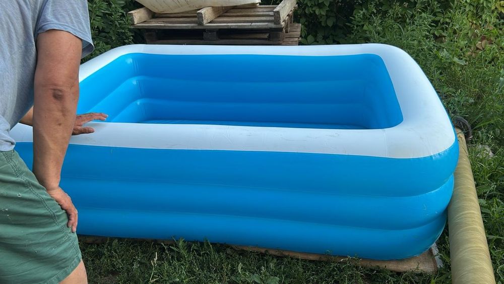 Бассейн детский надувной  130х50х180