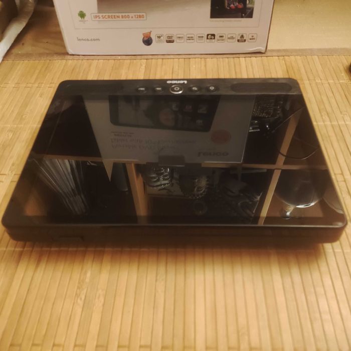 Таблет Lenco 10" и DVD плеър - 2в1