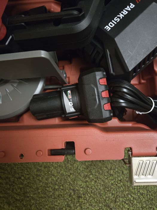 Акумулаторен циркуляр на Парксаайт