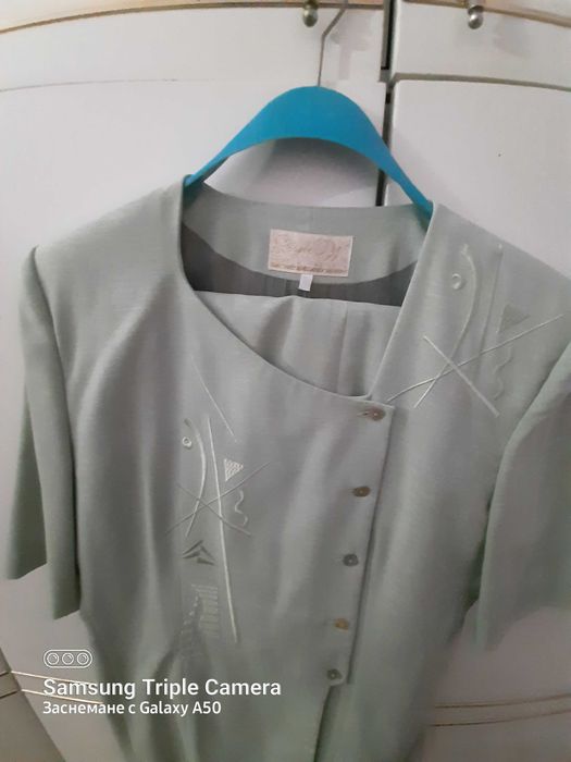 Елегантен дамски костюм