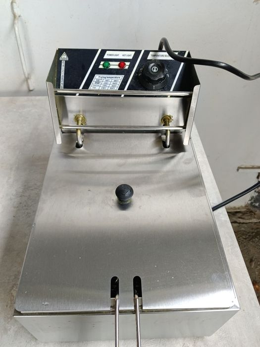 Фритюрница в хорошем состоянии