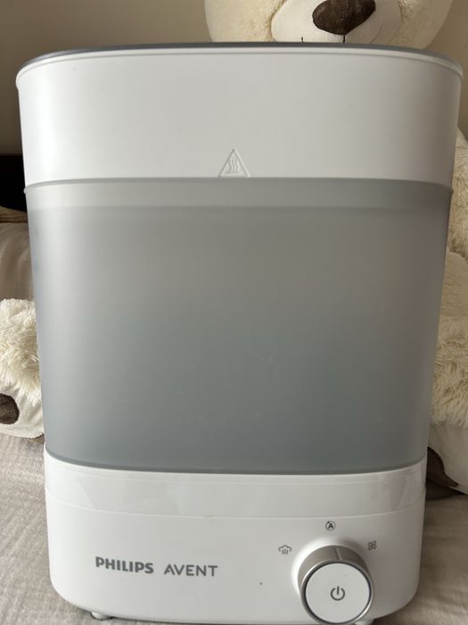Sterlizator si uscator biberoane bebelusi.