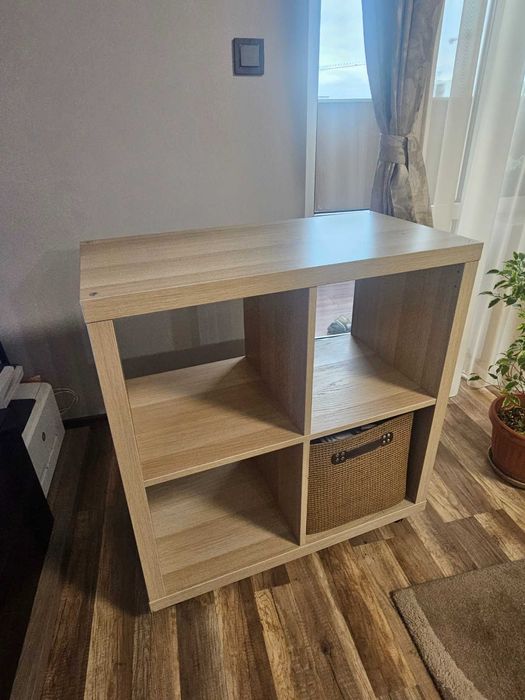 Предлагам етажерка IKEA като нова