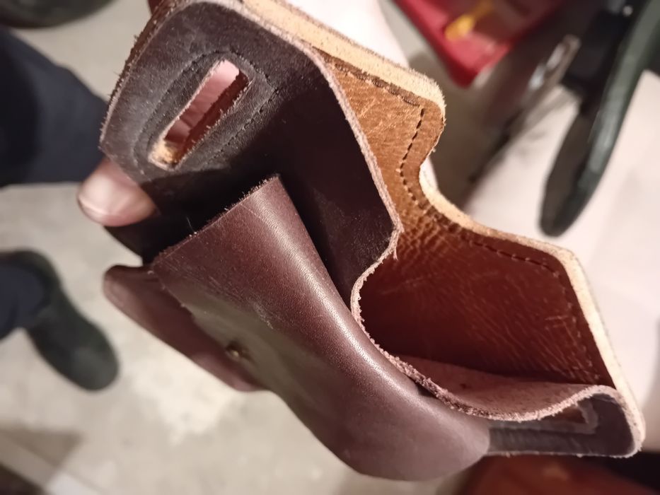 Чантички ест кожа