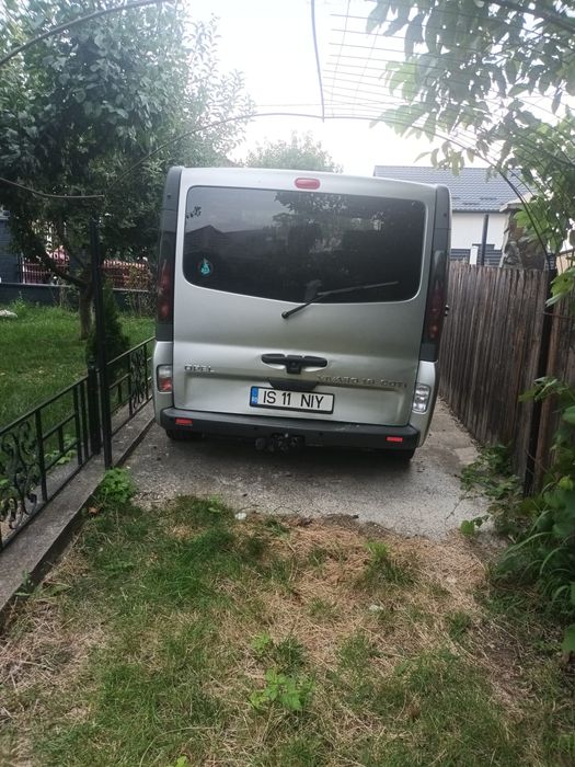 Vând Opel vivaro