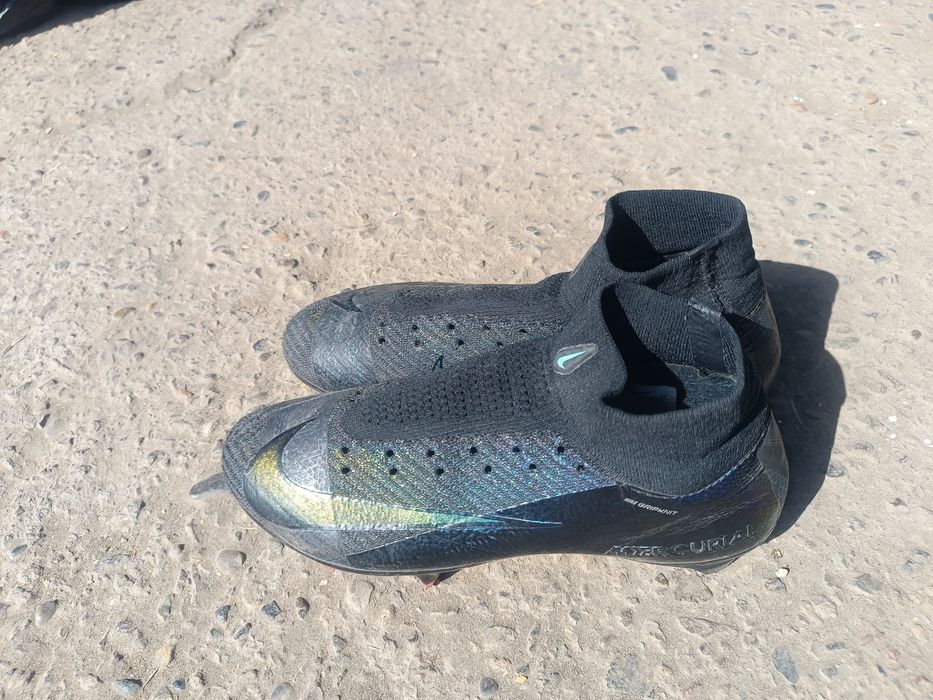 Футбольные бутсы