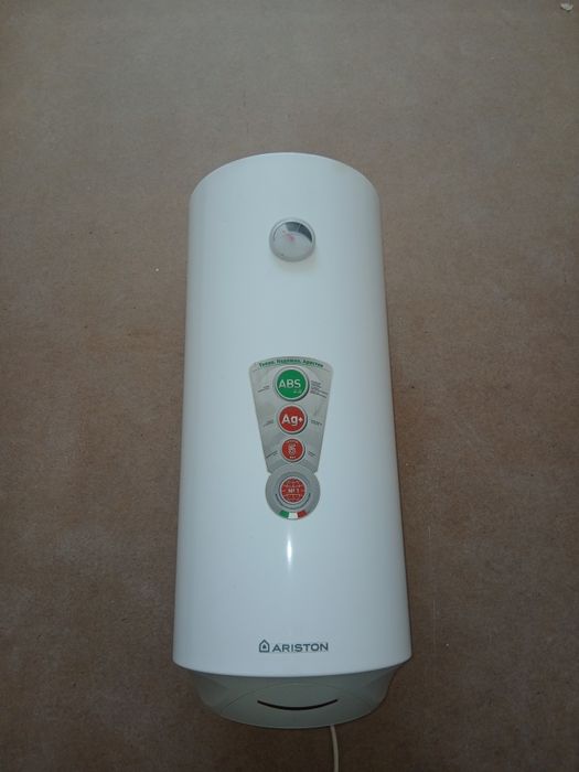 Водонагреватель (титан) Ariston 50Л (полностью обслужен)