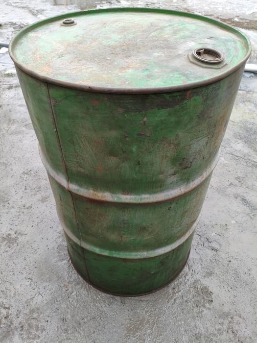 Продаю бочки под ГСМ.