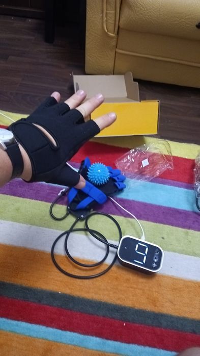 Aparat recuperare AVC, Paralizie mâna