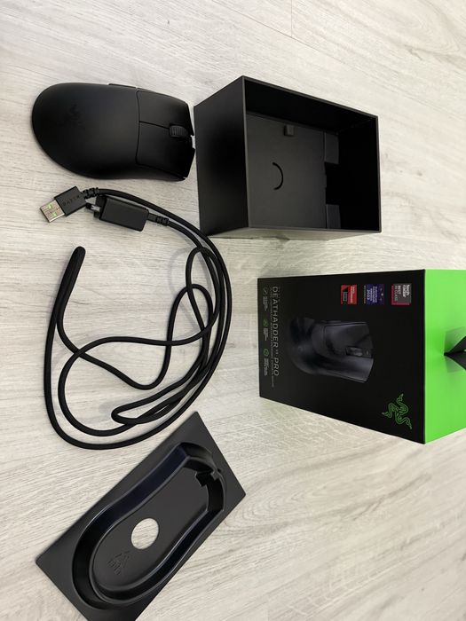 Razer deathadder v3 pro wireless + mousepad razer