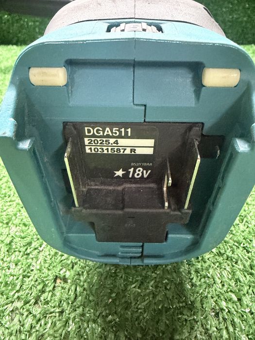 Безчетков ъглошлайф с регулаж на оборотите Makita DGA511