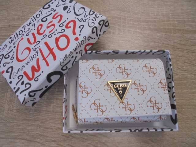 Портмонета на ''GUESS'' с кутия