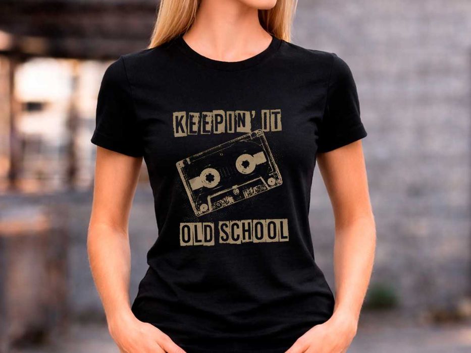 Дамска чера тениска “Keepin’ It Old School”