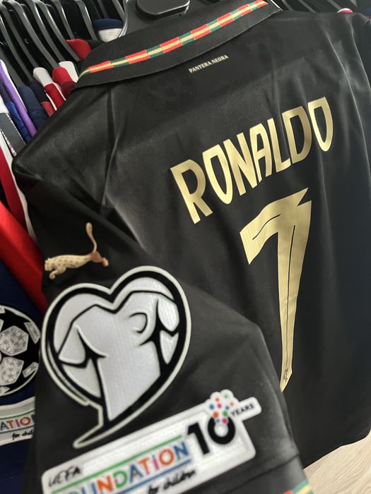 Tricoud e fotbal Puma Special Efition Eusebio Cristsiano Ronaldo M