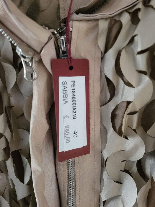 Geaca haina  made in italy prezentare podium din piele unicat size  40