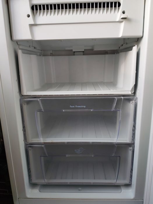 Холодильник Indesit