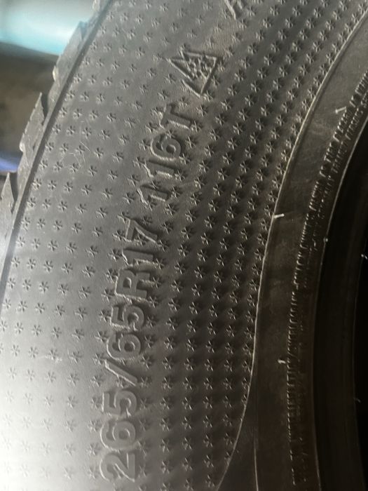 Продам резина 265/65/17 зима
