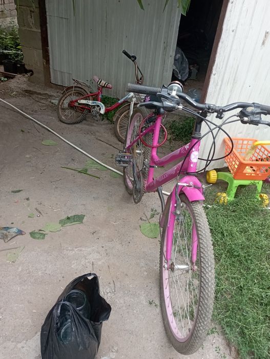 ПРОДАМ СРОЧНО !!! Велосипед скоростной. Розовый