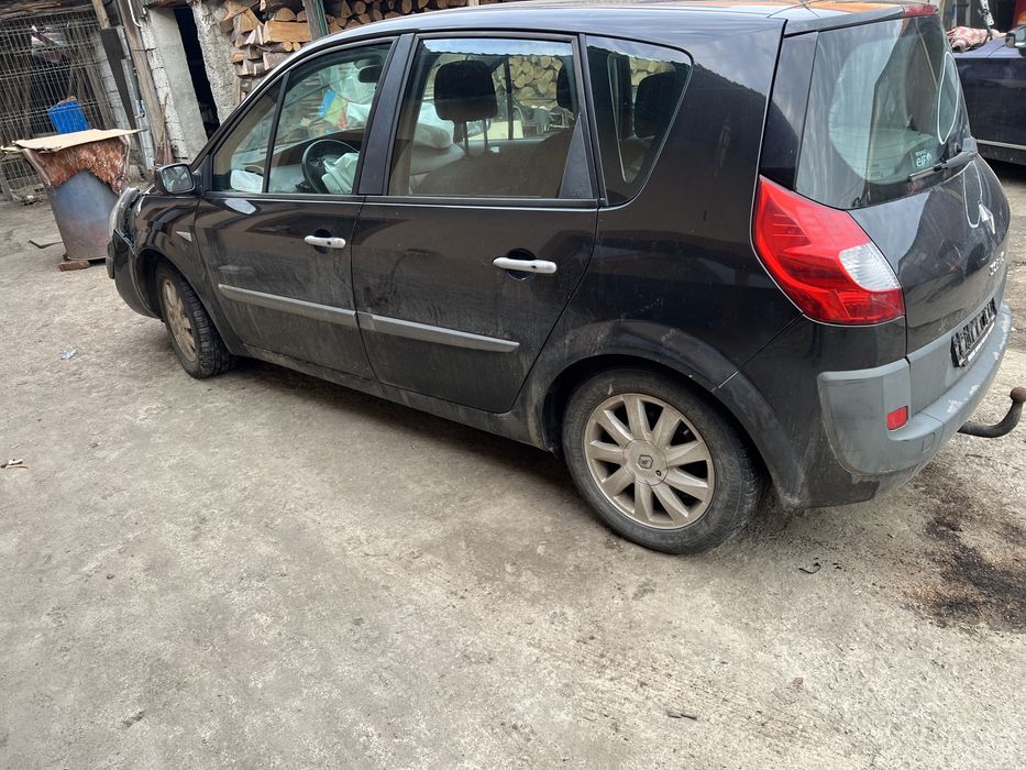 Dezmembrez renault megane scenic 2006 1.9 F9Q