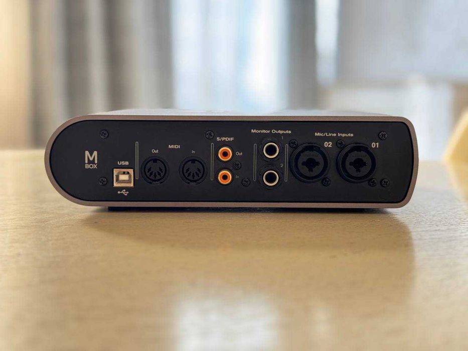 USB аудиоинтерфейс AVID Mbox 3