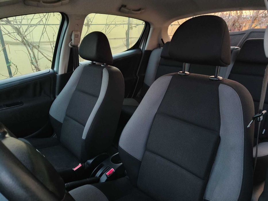 Peugeot 207 NFL Trendy 1.4 VTi 95 CP + GPL, primul proprietar