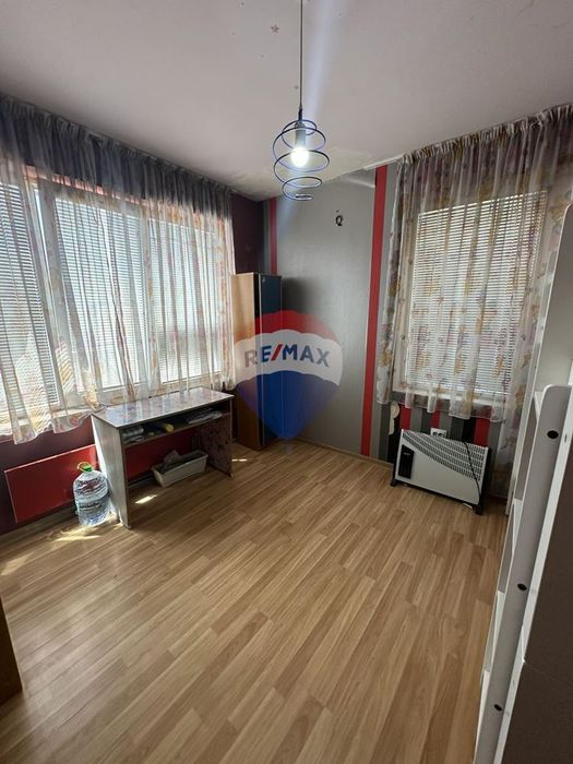 Дава се под наем Тристаен апартамент в Варна, Възраждане 1 - 70 кв.м за 357 € - Снимка #6