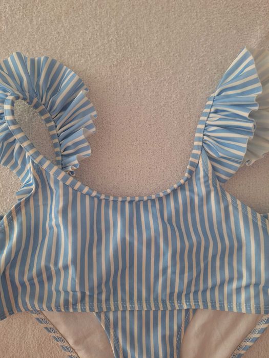 Два комплекта детски бански с малко подаръче