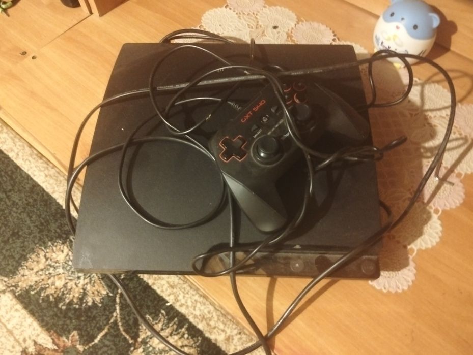 PS 3 cu tot cu tontrloăr cabluri cu 350 de lei