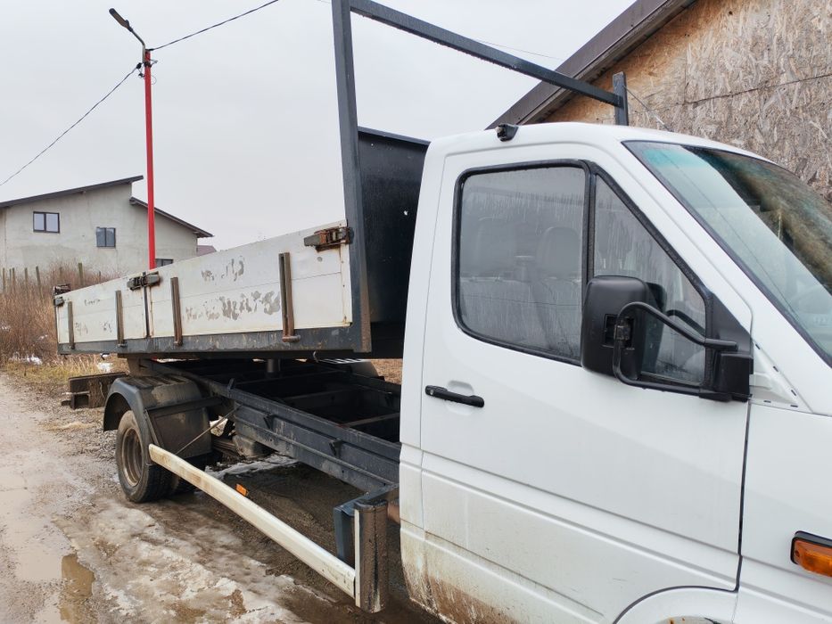 Transport marfa cu basculabila