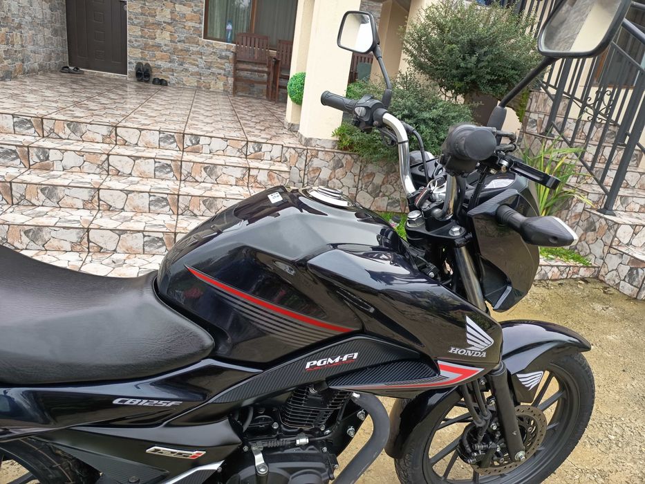 Продавам Honda CB125 F