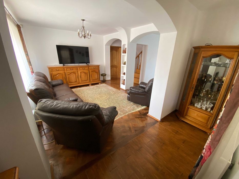 Casa de vanzare , inchiriere