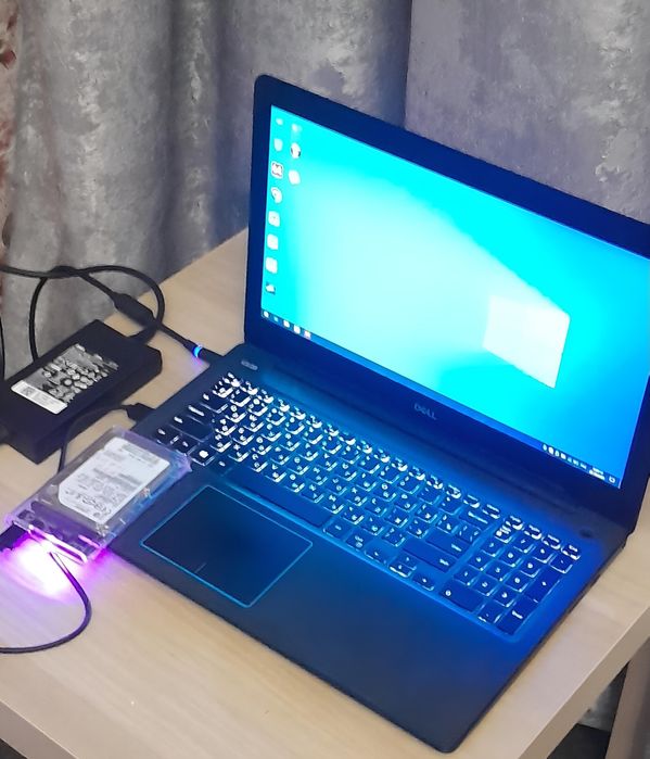 Ноутбук DELL  P75F003 d.15.6.