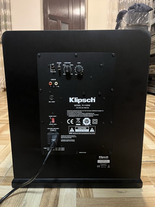 Subwoofer Top Klipsch R-110SW