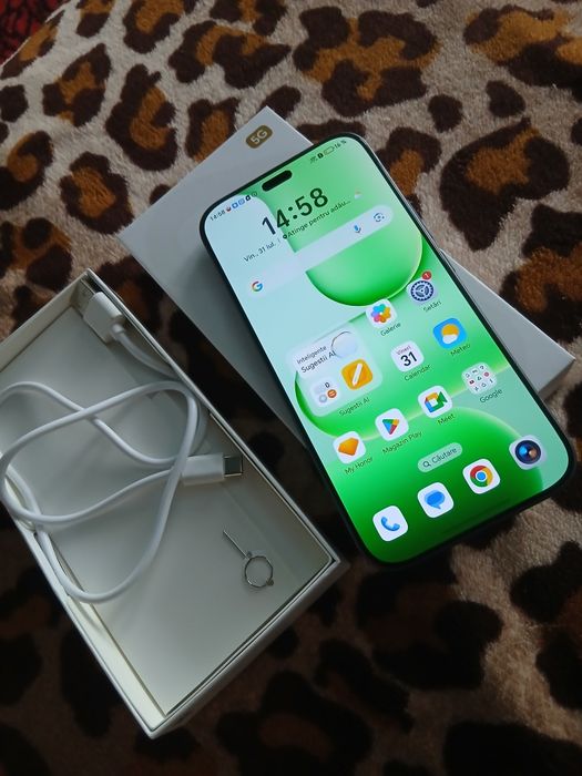 Vând telefon nou  lam desfăcut pentru poze