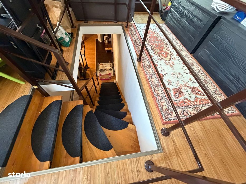Apartament 3 camere cu scara interioara, zona Centru