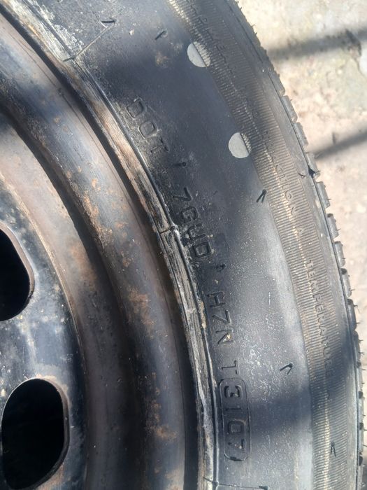 Vând 3 cauciucuri de vara (Michelin) 215/50R17 la preț de 150bucata , si o roata de rezerva cu janta (Turanza)  215/55R16 la prețul de 300 lei lei !