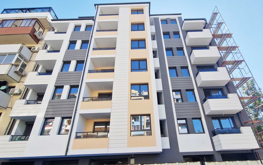 Продава се Двустаен апартамент в Велико Търново, Колю Фичето - 65 кв.м за 706 €/кв.м - Снимка #1