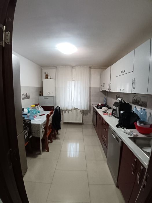 Închiriez apartament