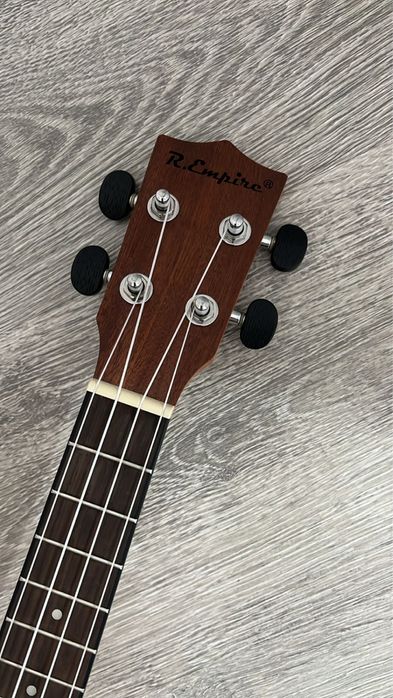 Укулеле R.empire