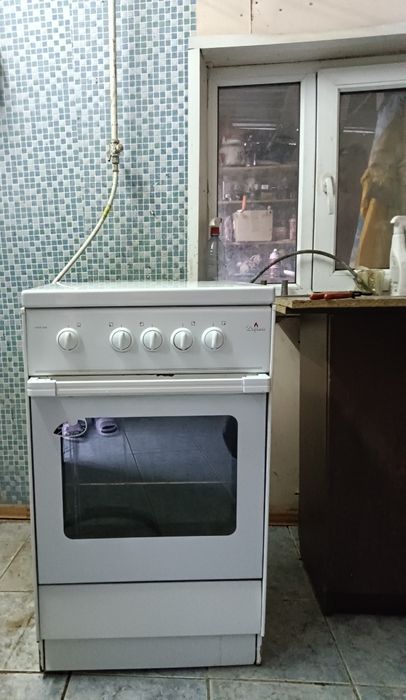 Продам газовую плиту