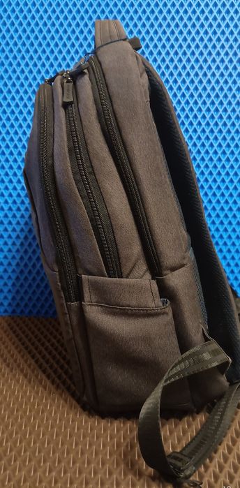 Продам два брендовые рюкзака.