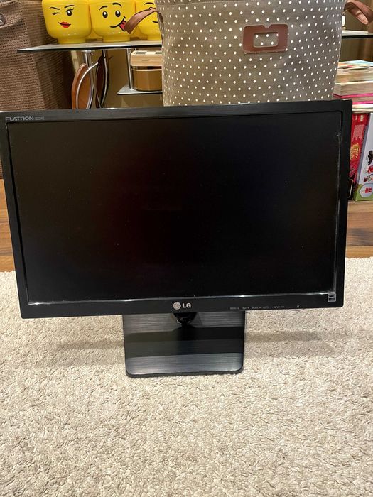 Монитор Lg flatron e2242t