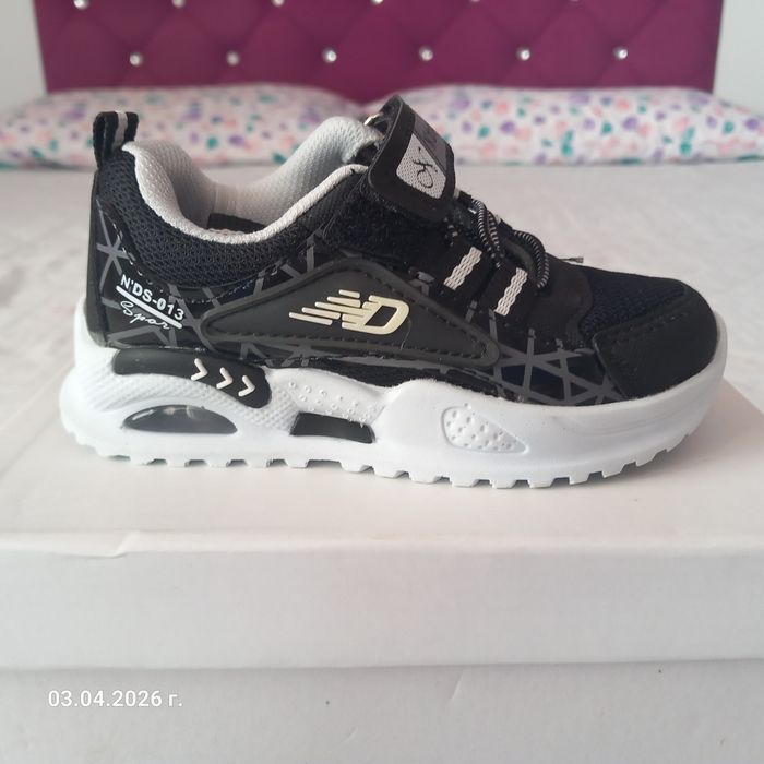 Продавам чисто нови детски маратонки