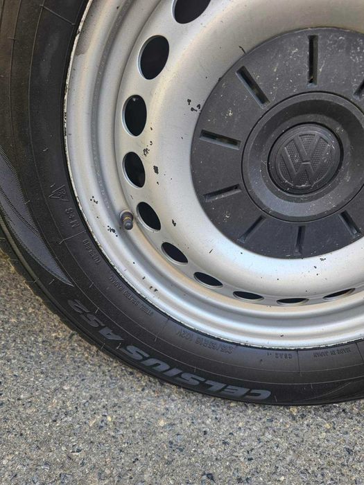 Зимни гуми Toyo Celsius AS2 215/65/R16 4 броя - почти нови.